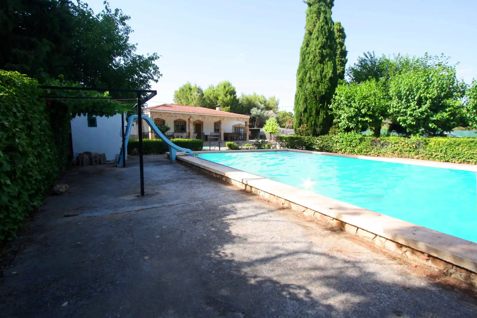 Piscina de Casa o xalet en venda en Albacete amb Aire condicionat, Jardí privat i Terrassa