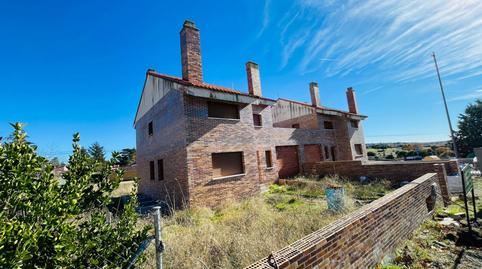 Foto 2 de Casa adosada en venta en Navalperal de Pinares, Ávila
