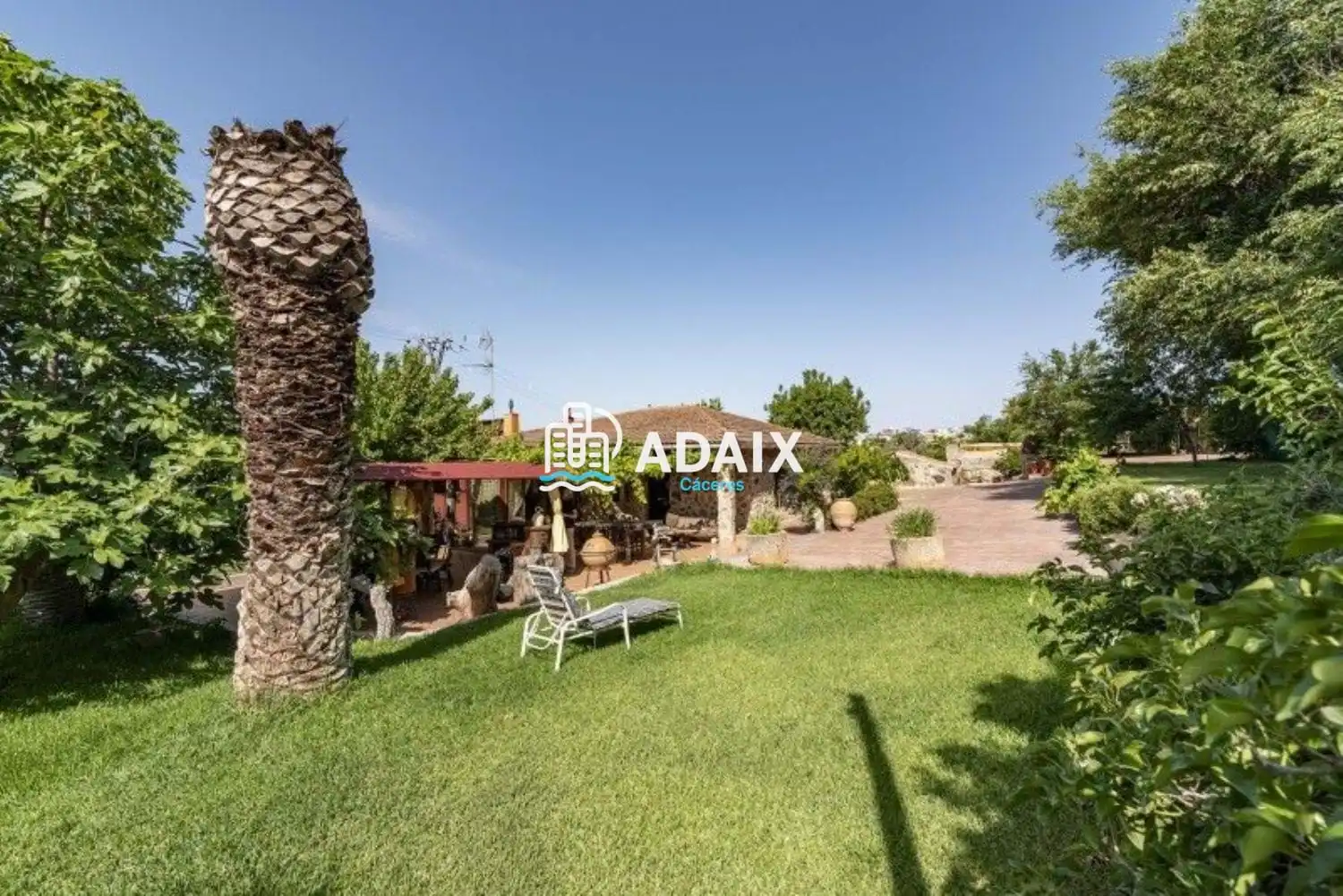 Garten von Einfamilien-Reihenhaus zum Verkauf in Cáceres mit Klimaanlage und Terrasse
