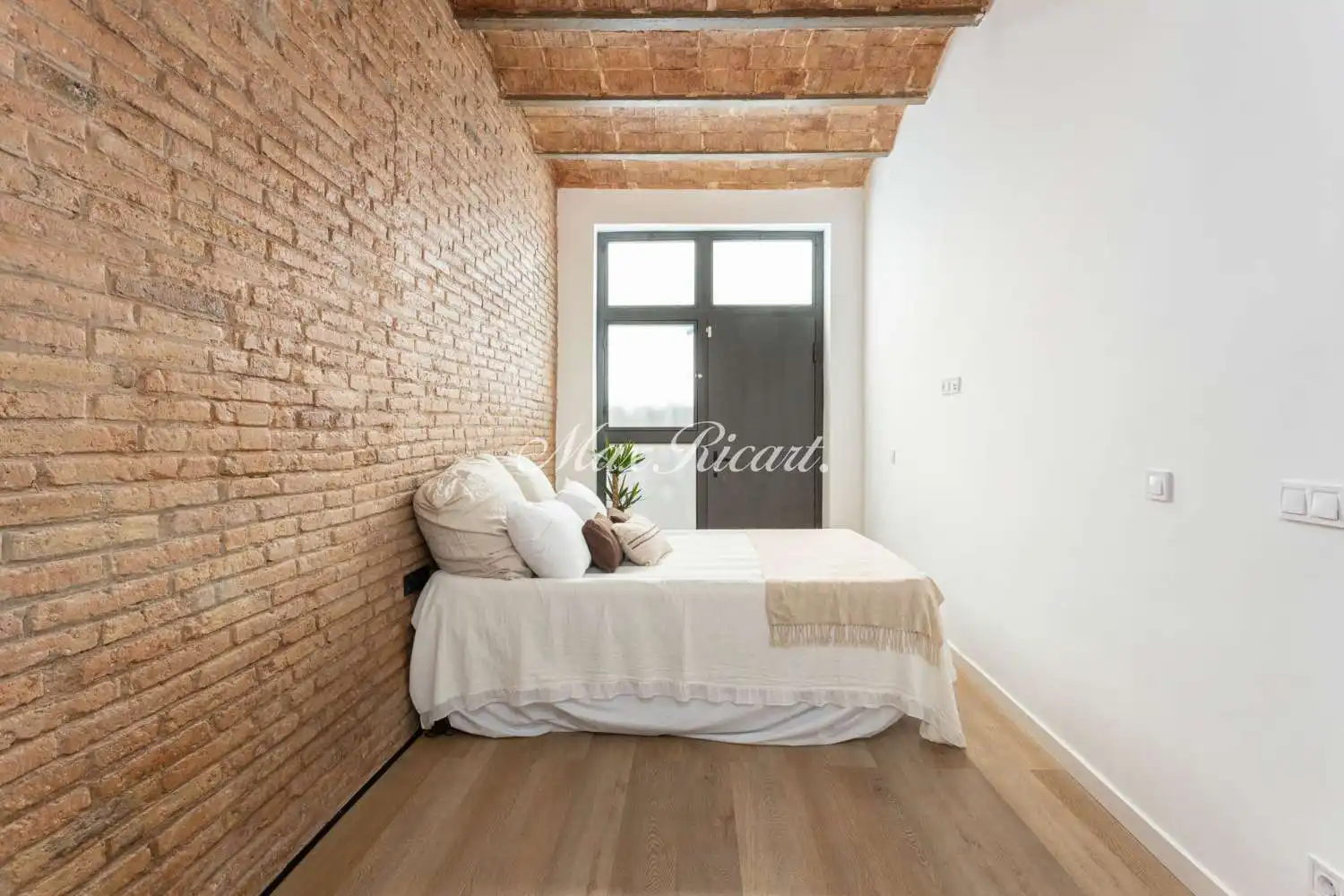 Dormitori de Casa o xalet en venda en Barcelona amb Aire condicionat, Calefacció i Terrassa
