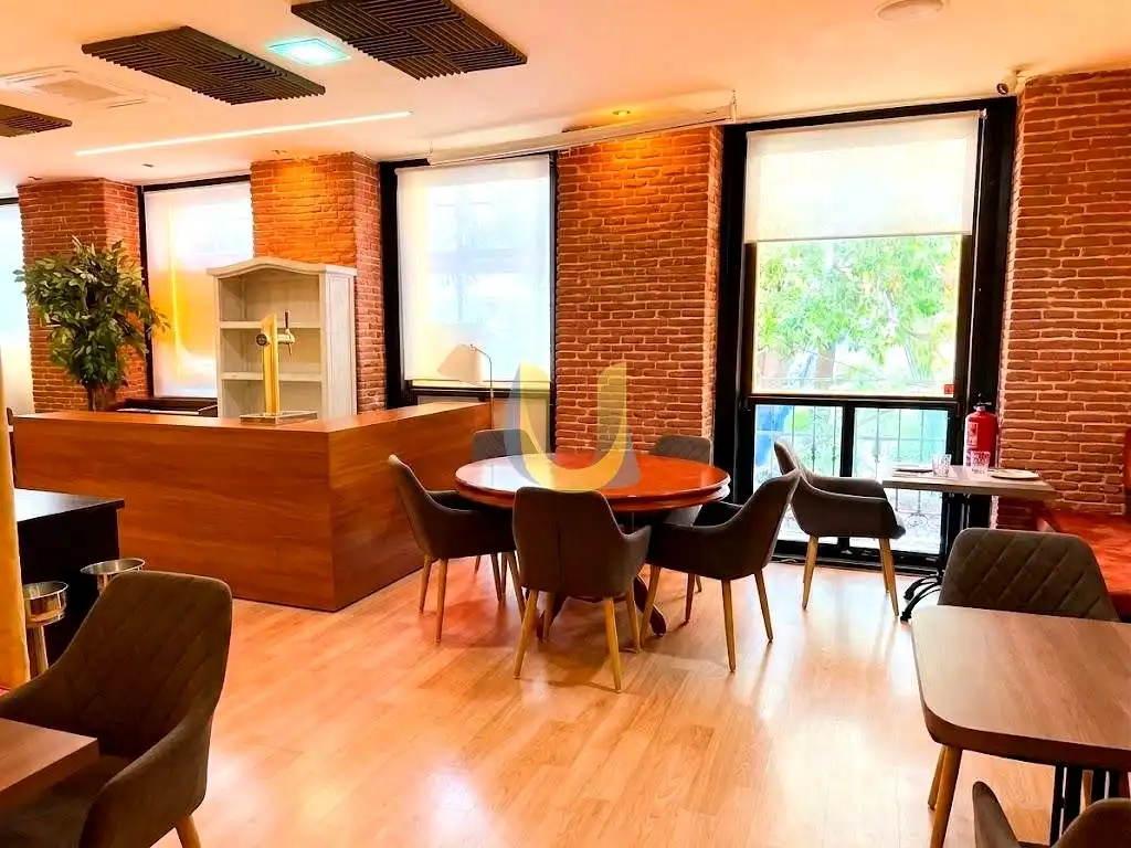 Business premises for transfer in Chamberí