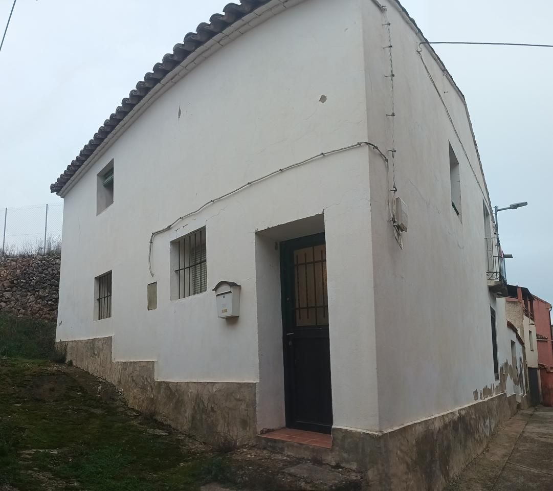 Vista exterior de Casa o xalet en venda en Chodes amb Jardí privat i Moblat