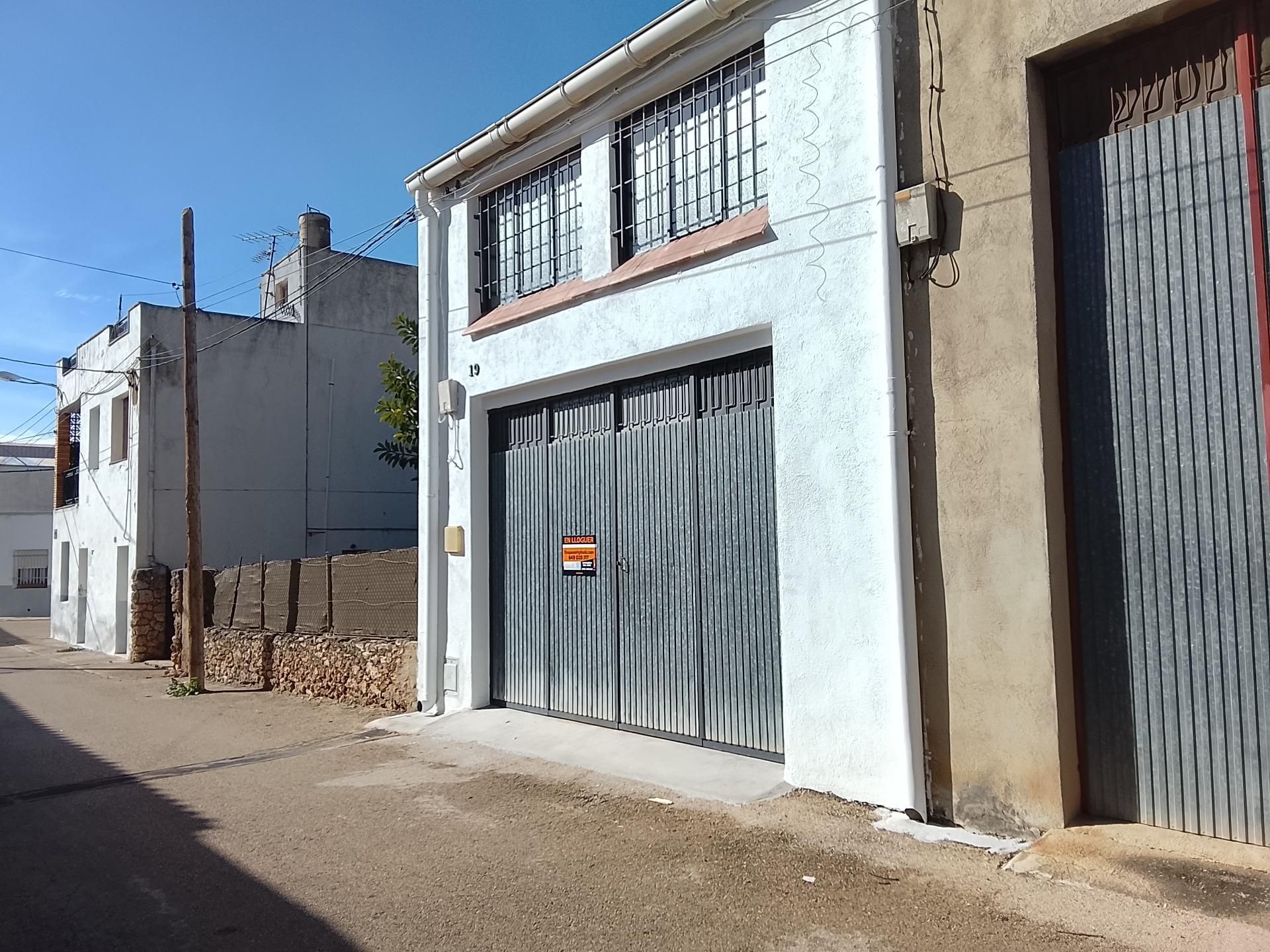 Industrial buildings to rent in L'Ametlla de Mar pueblo