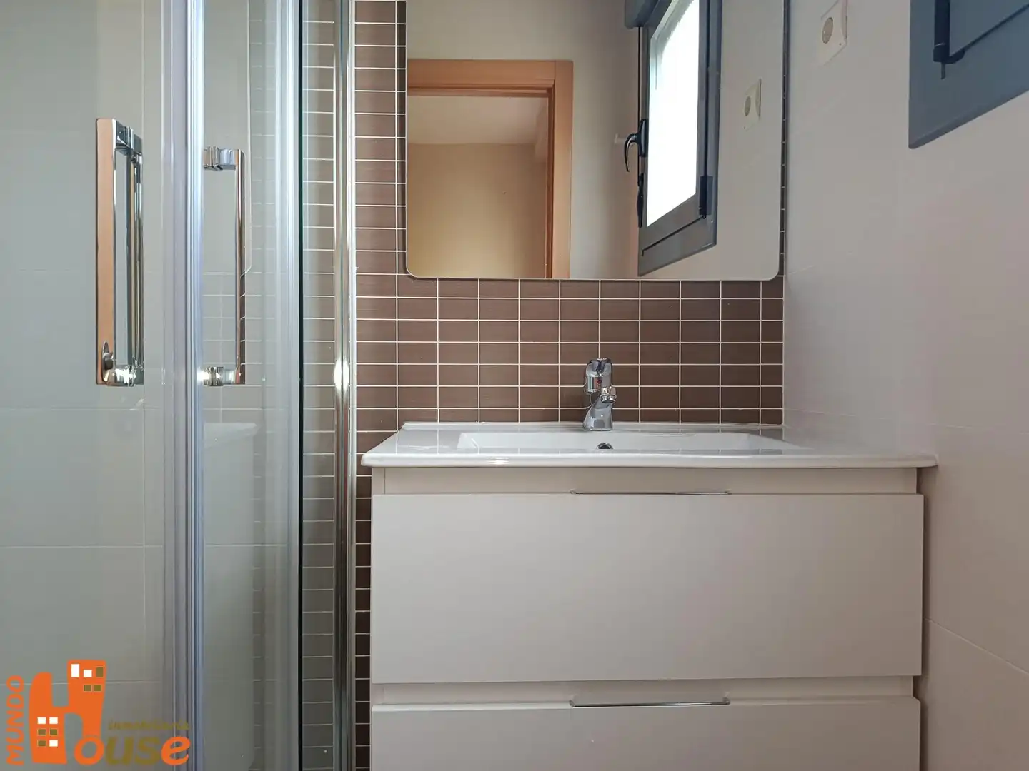 Baño de Piso de alquiler en Real Sitio de San Ildefonso con Calefacción, Trastero y Balcón