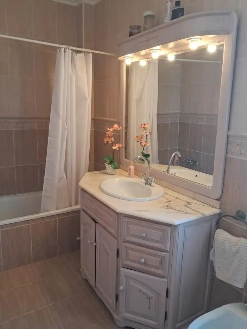 Bany de Casa o xalet en venda en Alicante / Alacant amb Terrassa, Piscina i Balcó