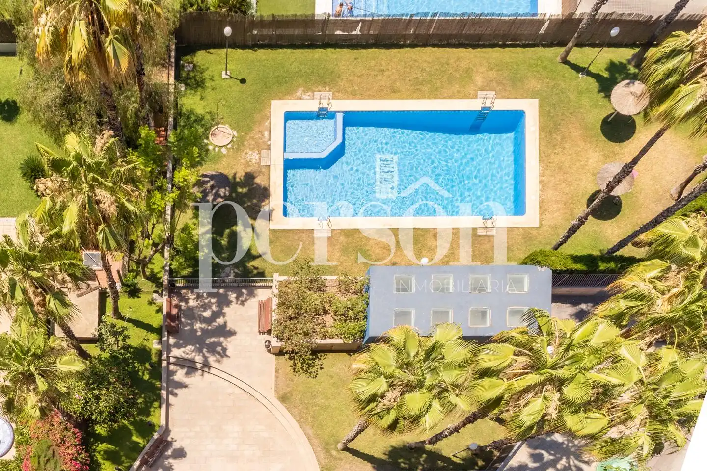 Swimming pool of Flat for rent in Valencia  with Air Conditioner, Heating and Private garden
