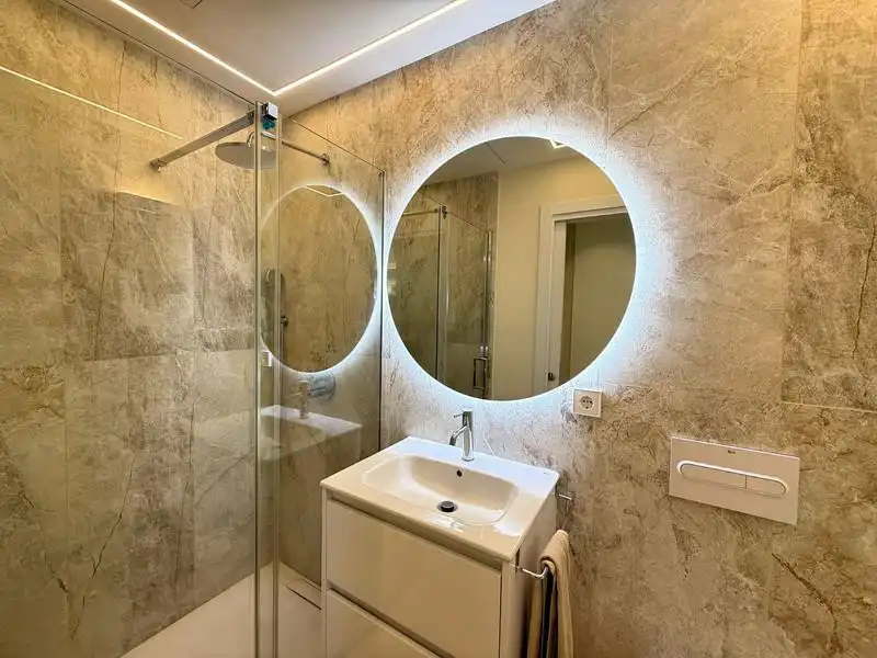 Bathroom of Ground floor for rent in Marbella  with Air Conditioner, Heating and Terrace