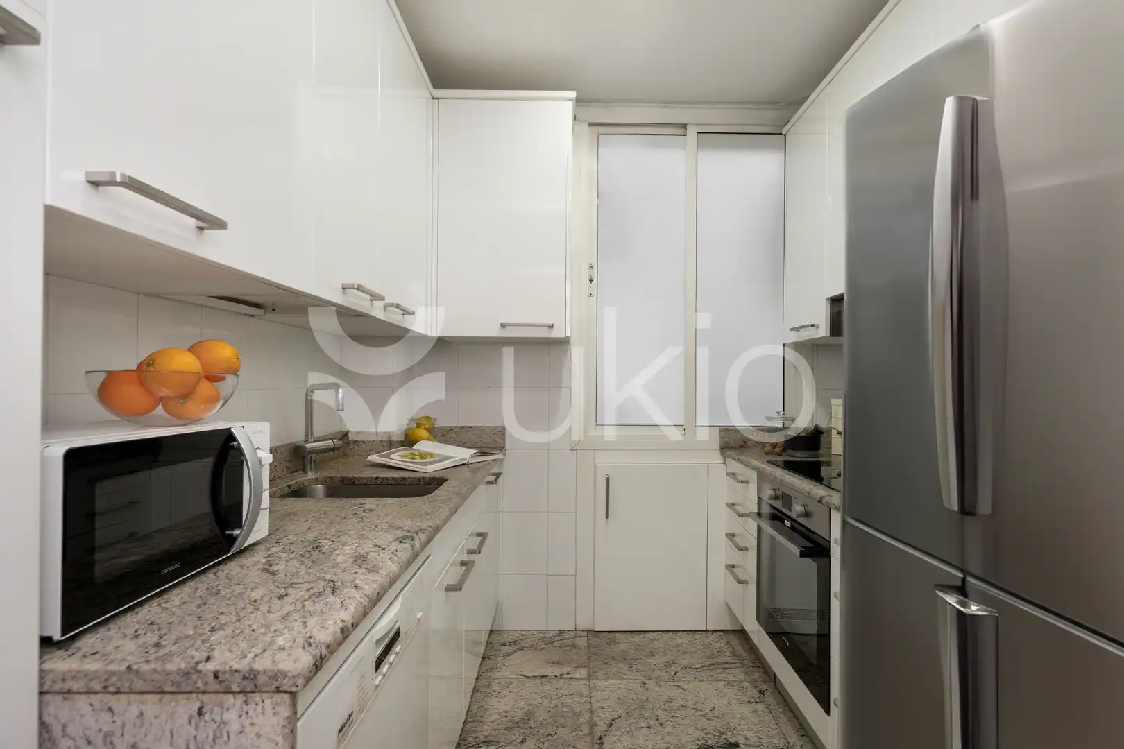 Cocina de Apartamento de alquiler en Madrid con Aire acondicionado, Calefacción y Amueblado