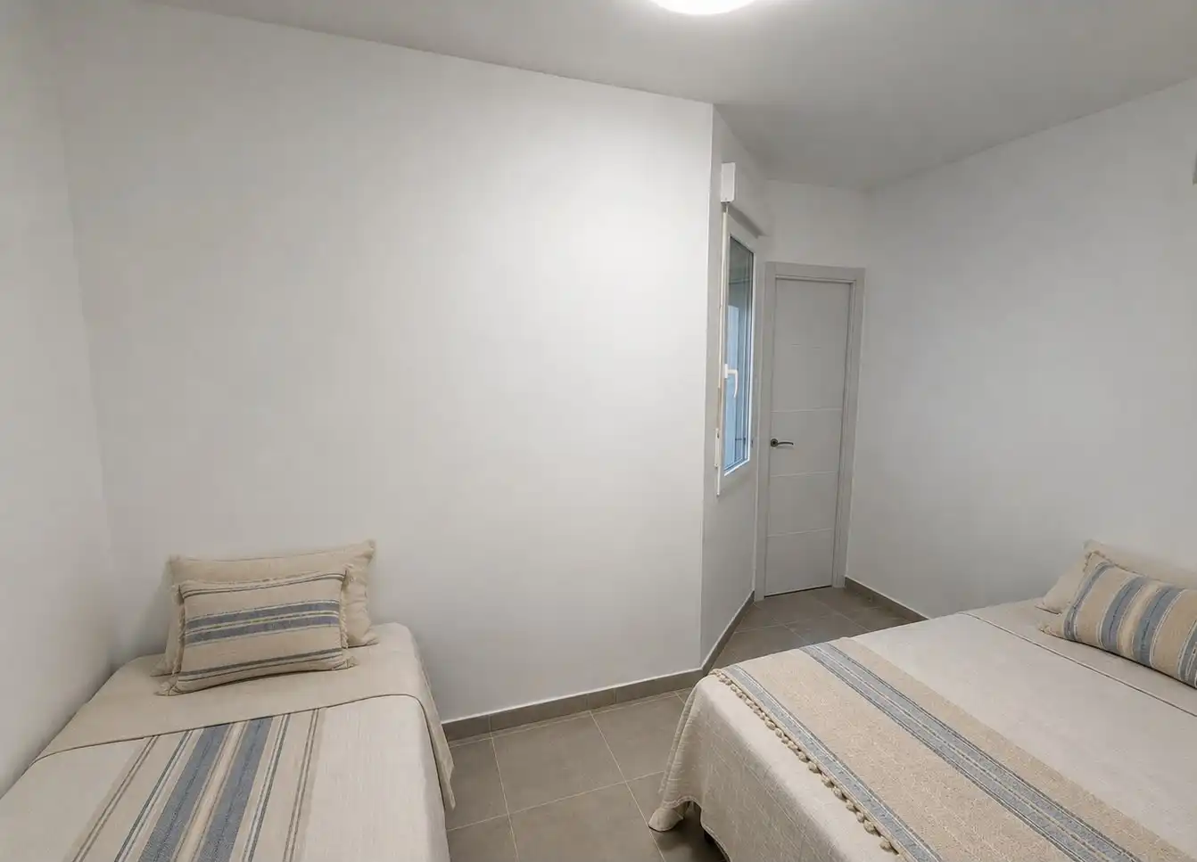 Dormitori de Pis de lloguer en Vinaròs amb Aire condicionat, Calefacció i Parquet