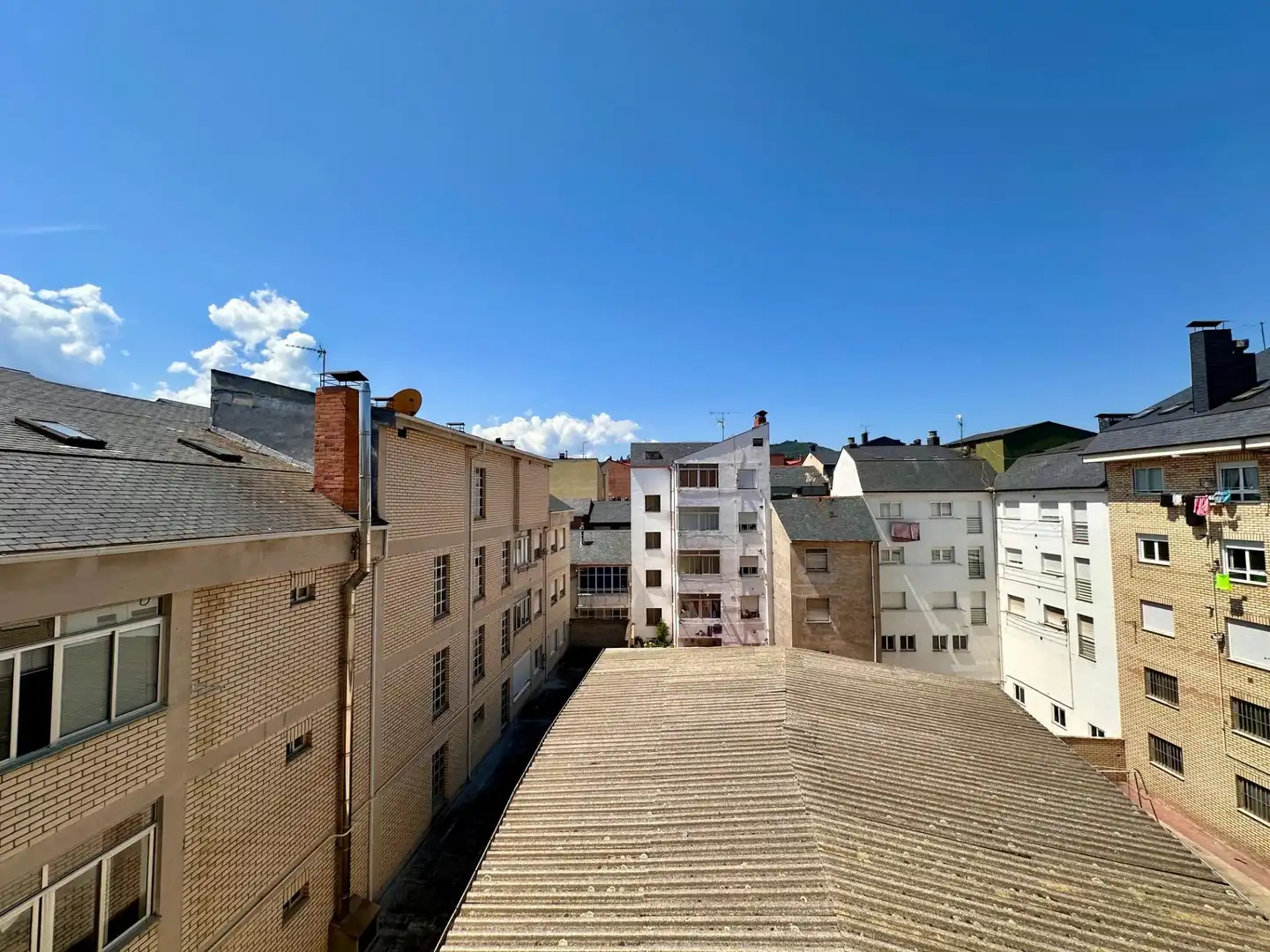 Vista exterior de Pis en venda en Ponferrada amb Calefacció, Traster i Moblat