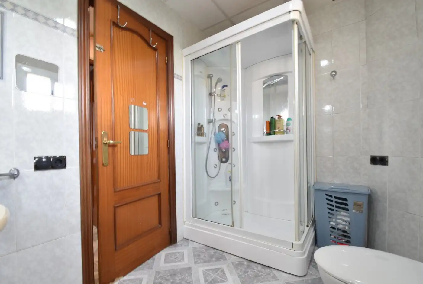 Bathroom of Country homes for sale in Vilanova i la Geltrú  with Terrace and Balcony