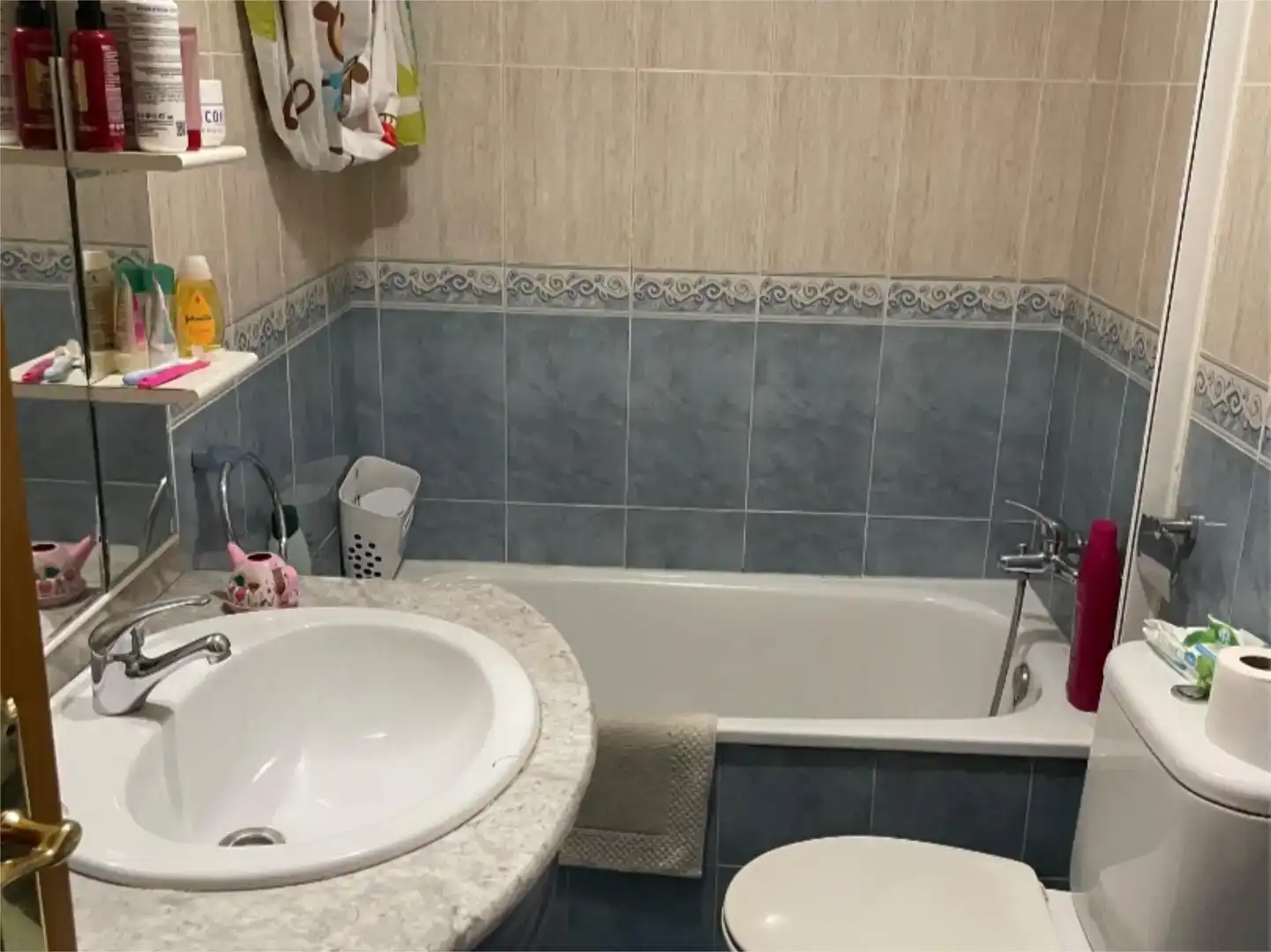 Bany de Casa adosada en venda en Navalmoral de la Mata amb Aire condicionat i Balcó