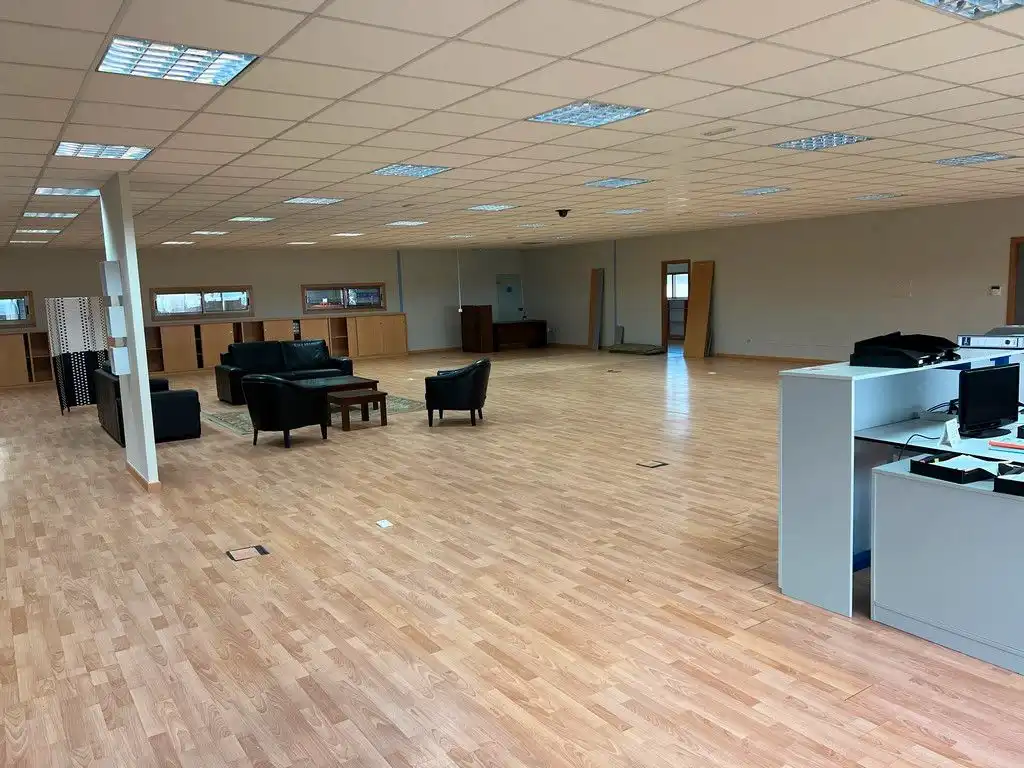 Oficina de alquiler en Santiago de Compostela  con Aire acondicionado
