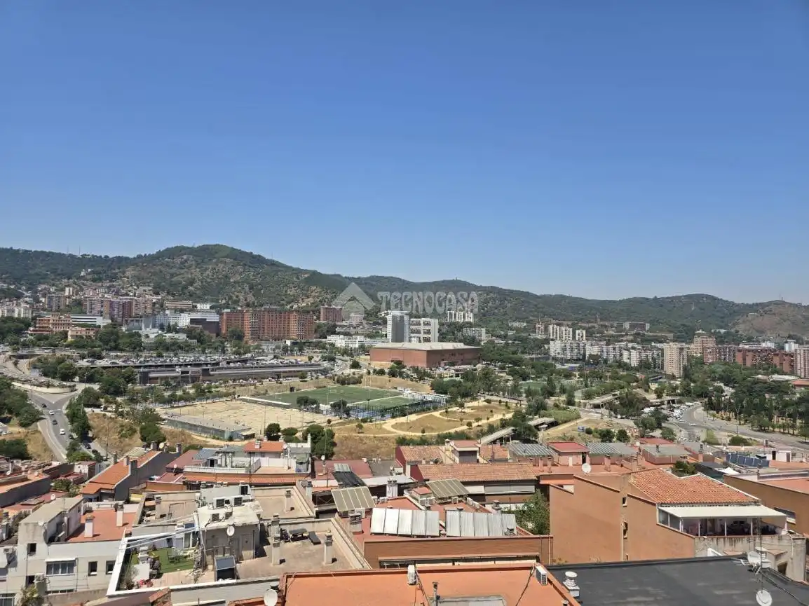 Vista exterior de Pis en venda en Barcelona amb Aire condicionat, Calefacció i Terrassa