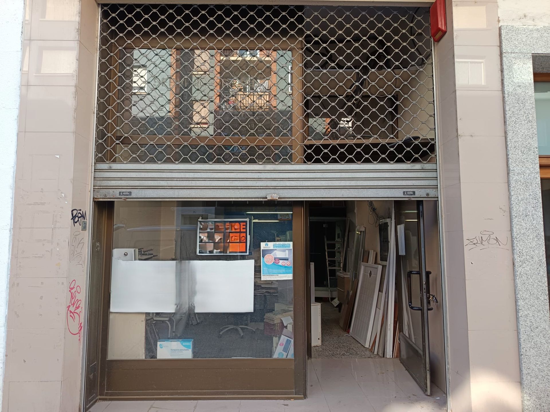 Local en venda en  Logroño amb Moblat