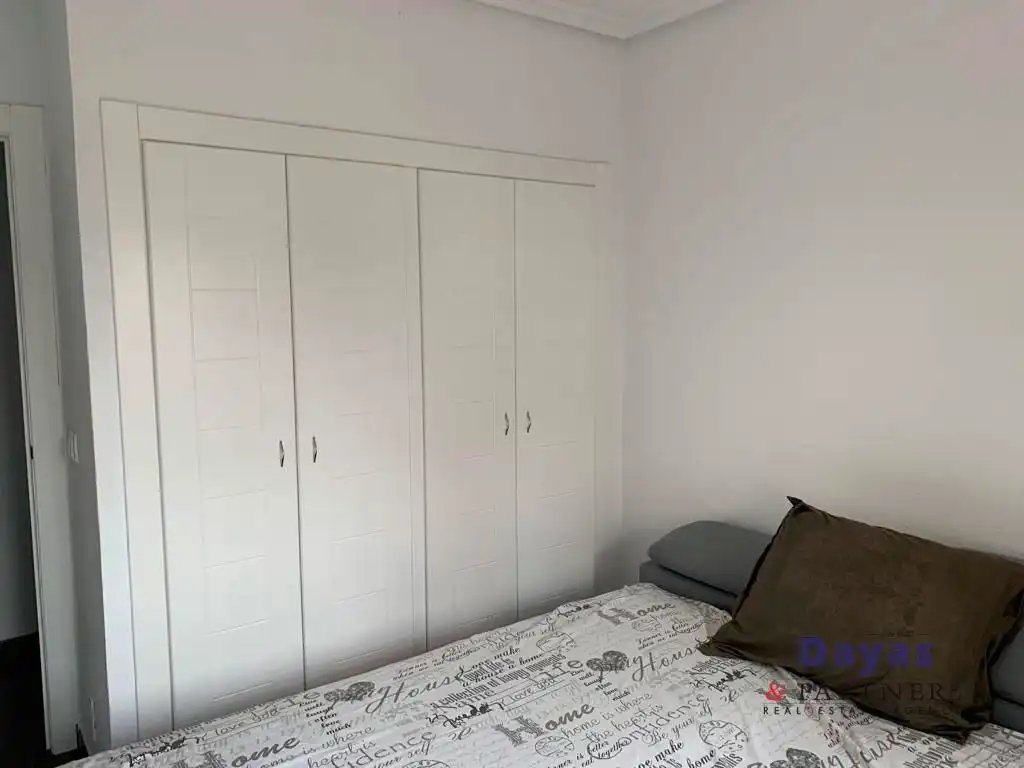 Dormitori de Casa o xalet en venda en Orihuela amb Aire condicionat, Terrassa i Moblat