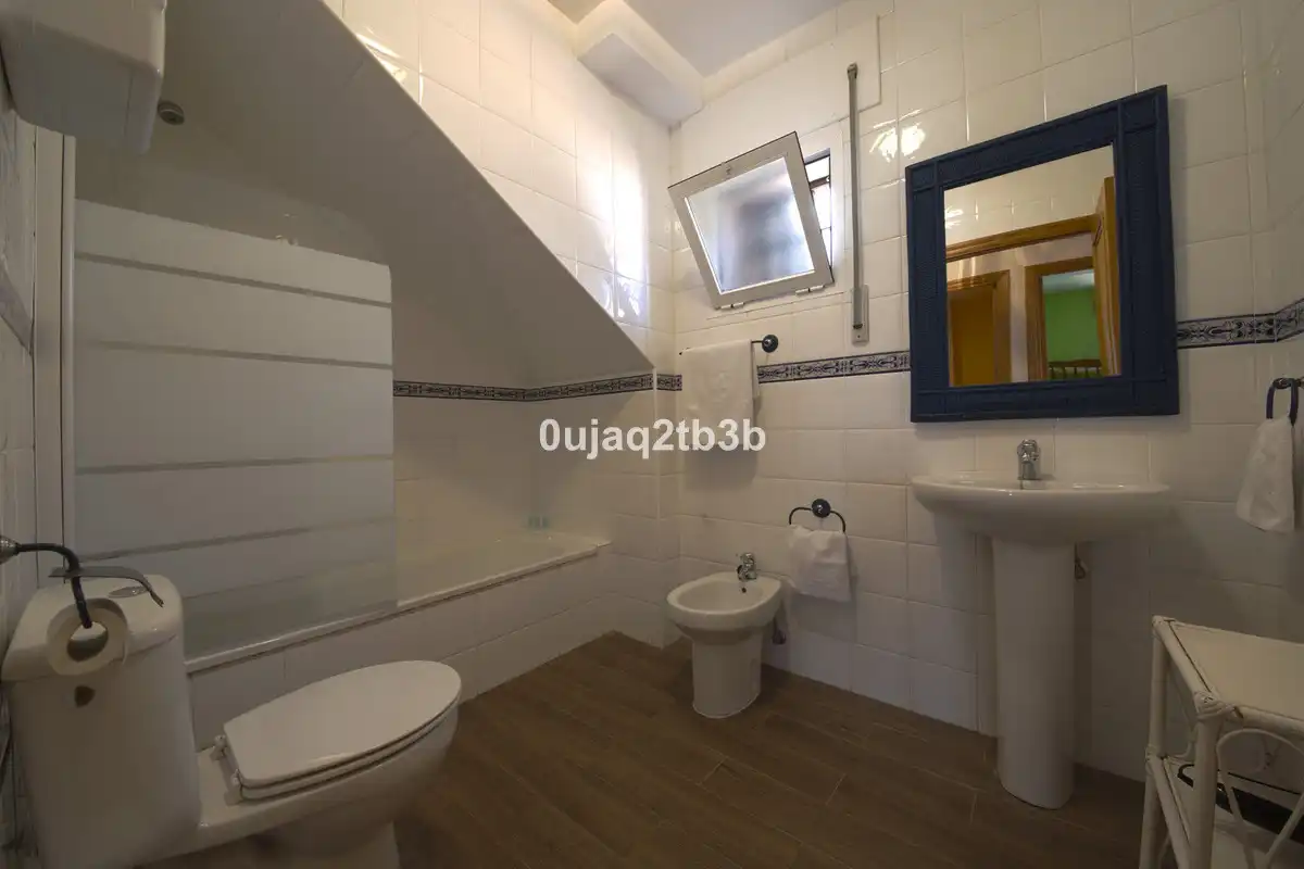 Casa amb piscina en venda a Altos de Estepona, imagen 6