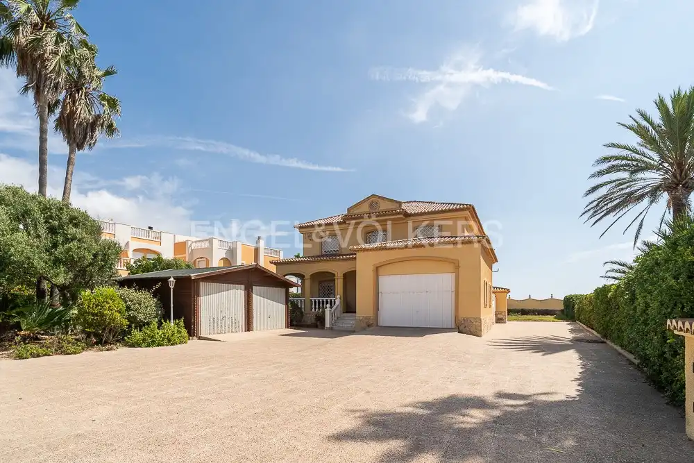 Exterior view of Country homes for sale in Cullera  with Air Conditioner, Heating and Private garden