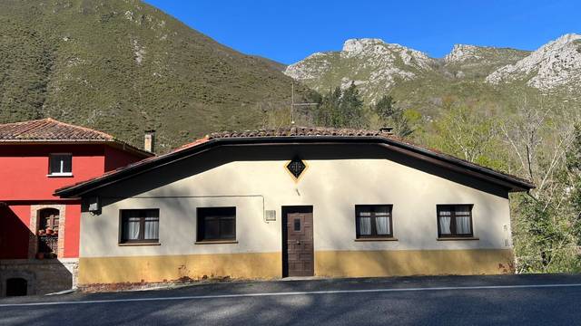 Casa-chalet en Venta en Tornín en Cangas de Onís