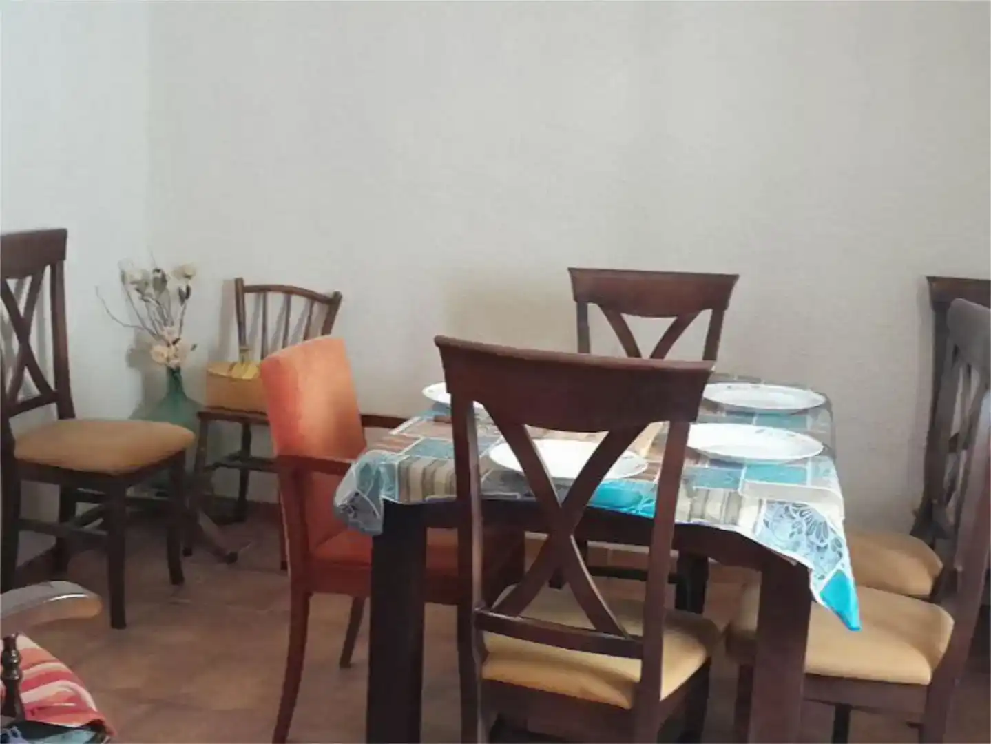 Menjador de Casa adosada en venda en Peal de Becerro amb Jardí privat, Traster i Moblat