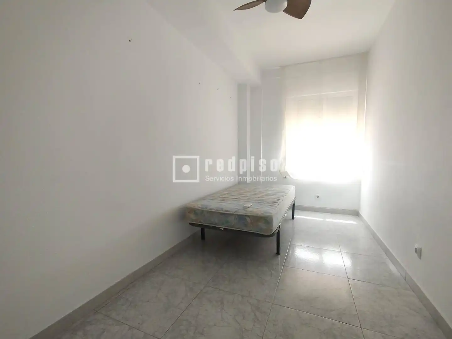 Habitación de Piso de alquiler en Sevilla con Aire acondicionado y Jardín privado