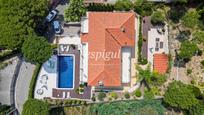 Vista exterior de Casa o xalet en venda en Cabrils amb Aire condicionat, Calefacció i Jardí privat