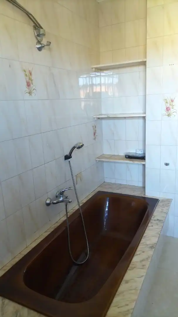 Bany de Casa o xalet en venda en Ribeira amb Calefacció, Jardí privat i Parquet