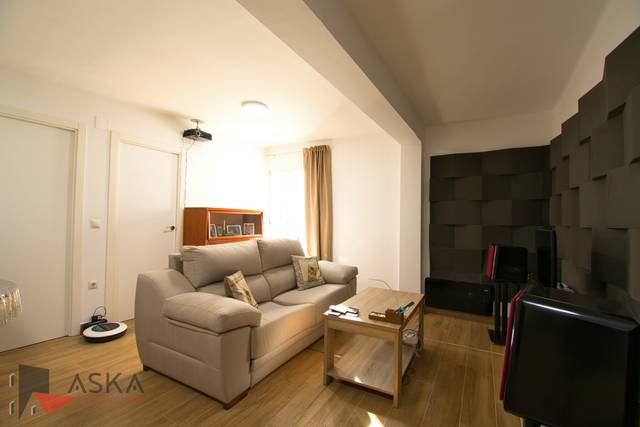 Piso en Venta en Carrer de Velázquez en Nou Moles