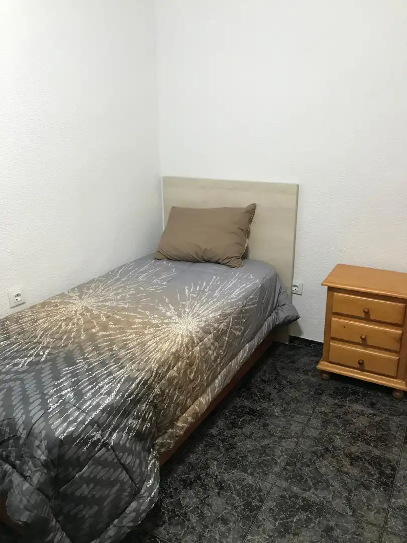 Bedroom of Flat for rent in Puertollano  with Air Conditioner, Heating and Furnished