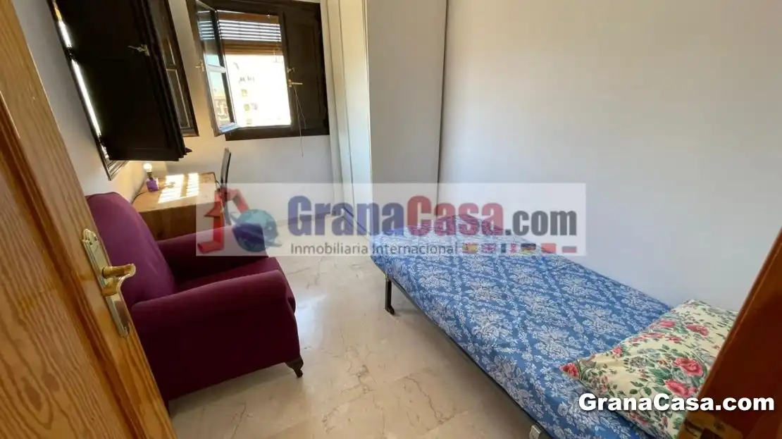 Schlafzimmer von Wohnung zur untervermieten in Granada mit Klimaanlage, Heizung und Möbliert