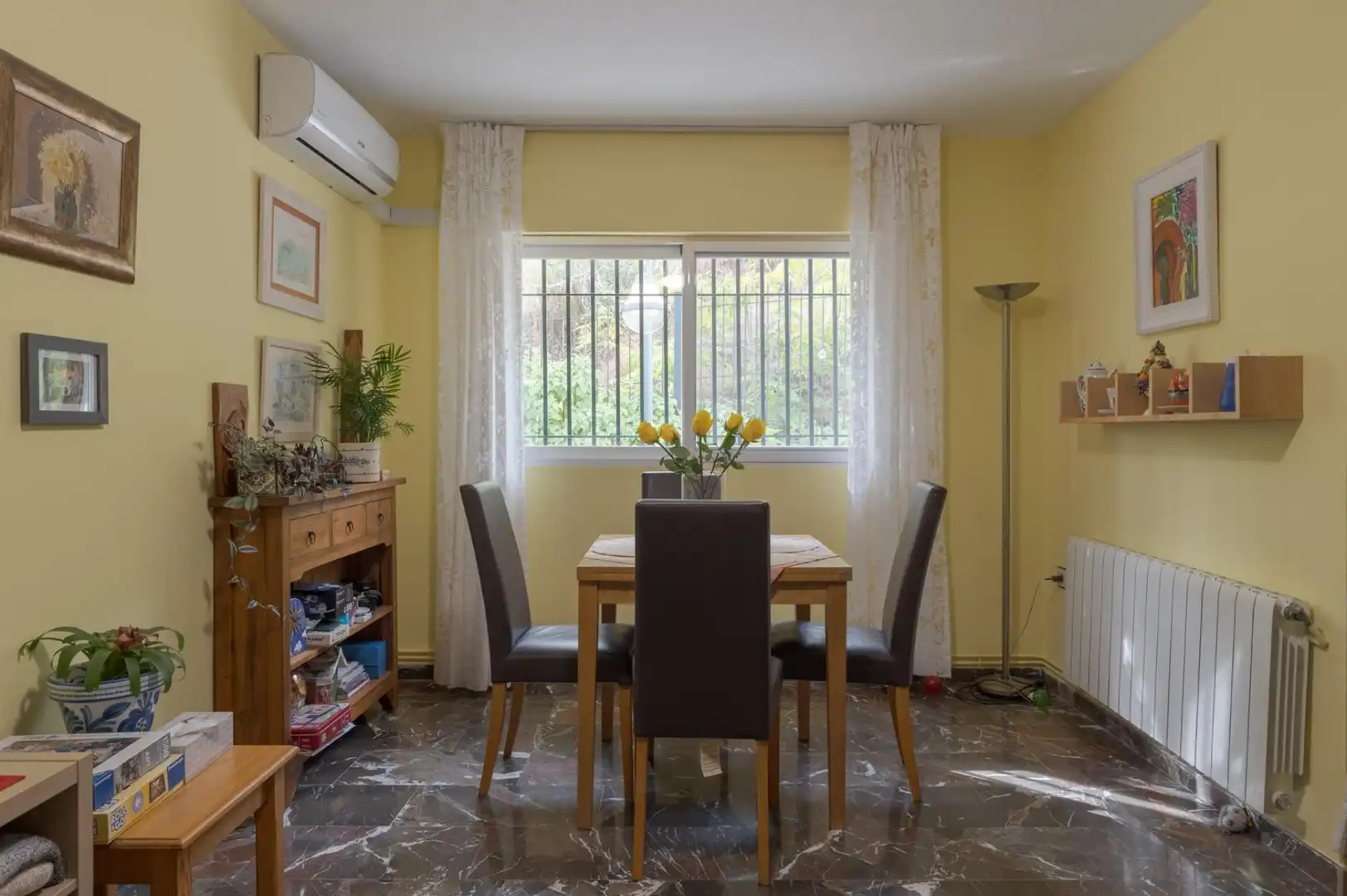 Dining room of Flat for sale in Genil