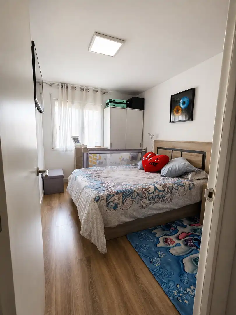 Bedroom of Flat for sale in Girona  with Air Conditioner, Heating and Terrace