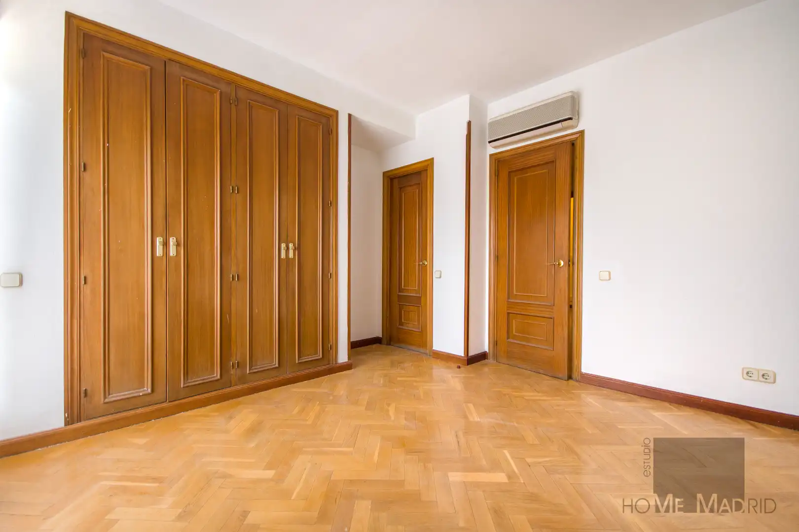 Bedroom of Attic for sale in Madrid  with Air Conditioner, Heating and Terrace