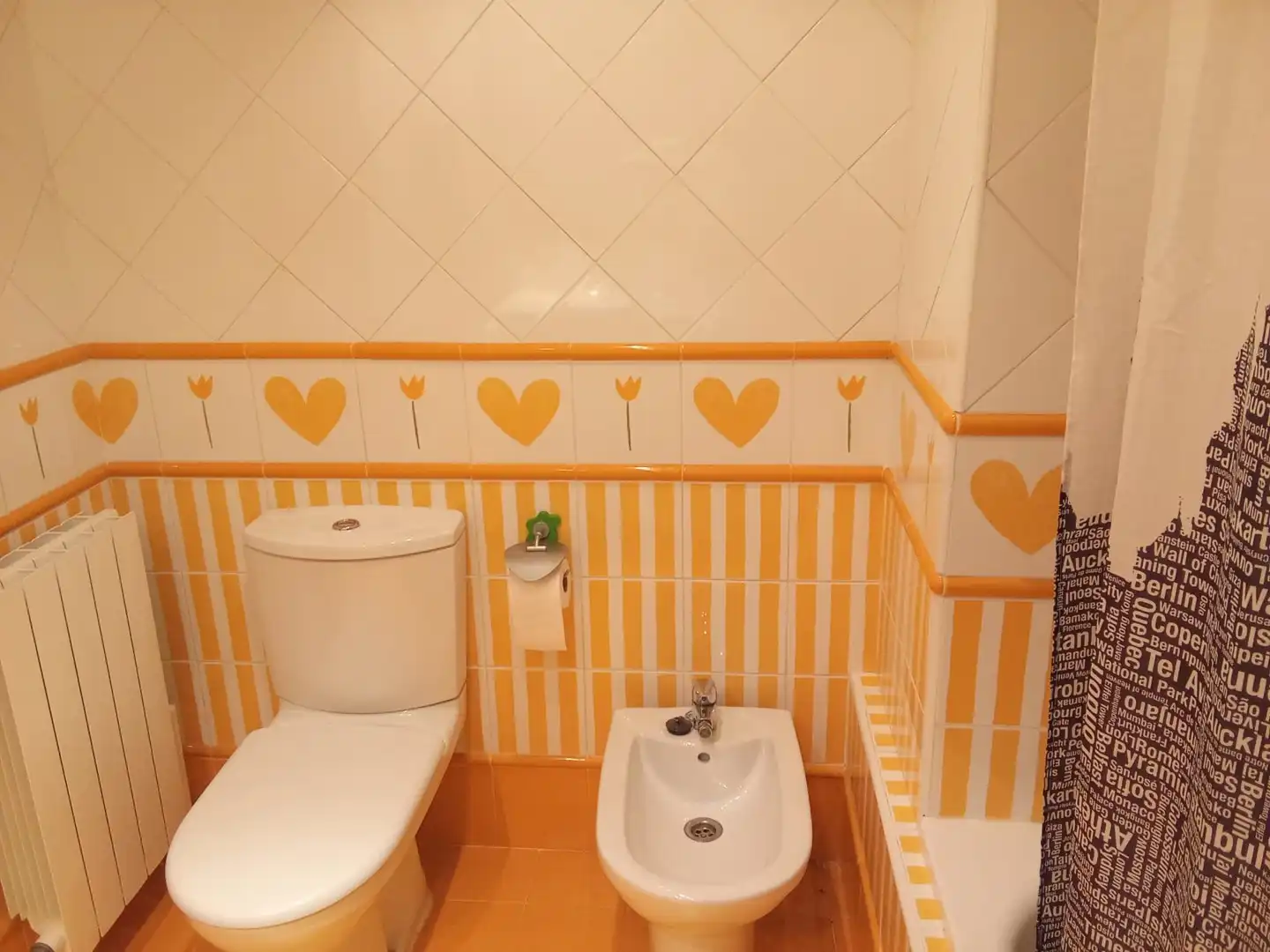 Badezimmer von Einfamilien-Reihenhaus zur Miete in Utebo mit Terrasse, Schwimmbad und Möbliert