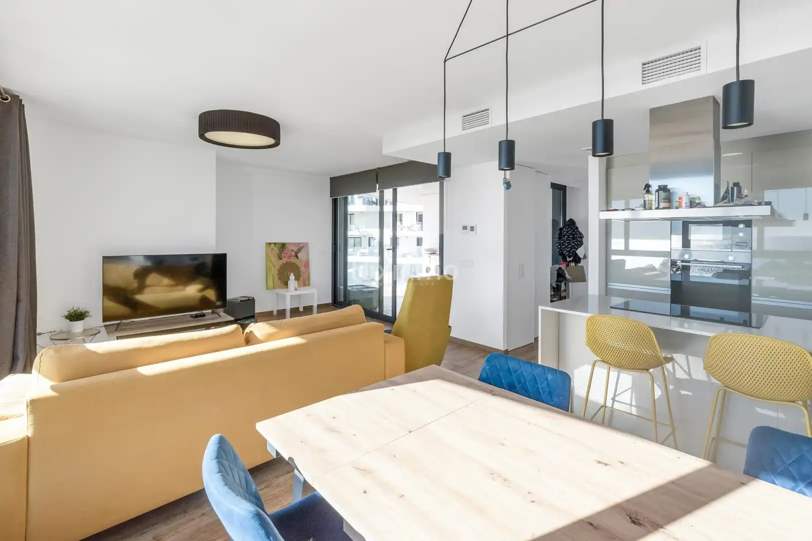 Wohnzimmer von Wohnung zum Verkauf in Villajoyosa / La Vila Joiosa mit Klimaanlage, Privatgarten und Terrasse