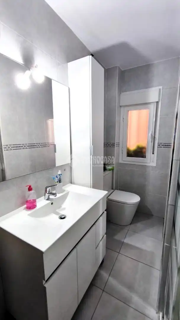Badezimmer von Wohnung zum Verkauf in Madrid mit Heizung