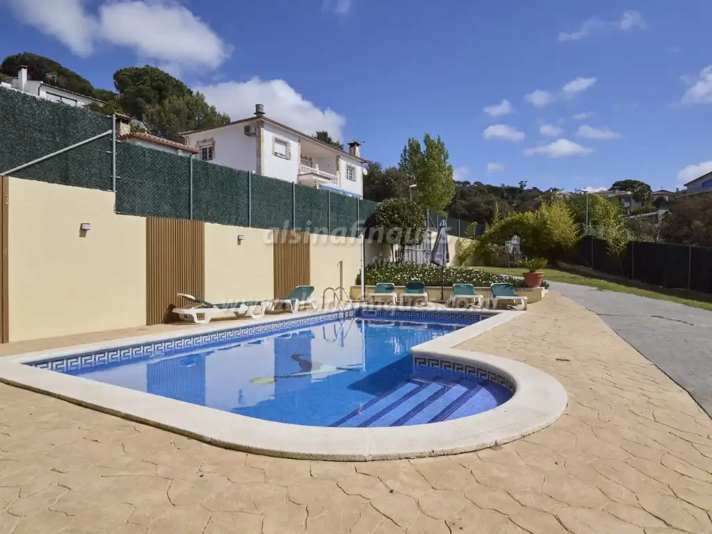Casa o xalet en venda a Lloret Verd - Els Pinars