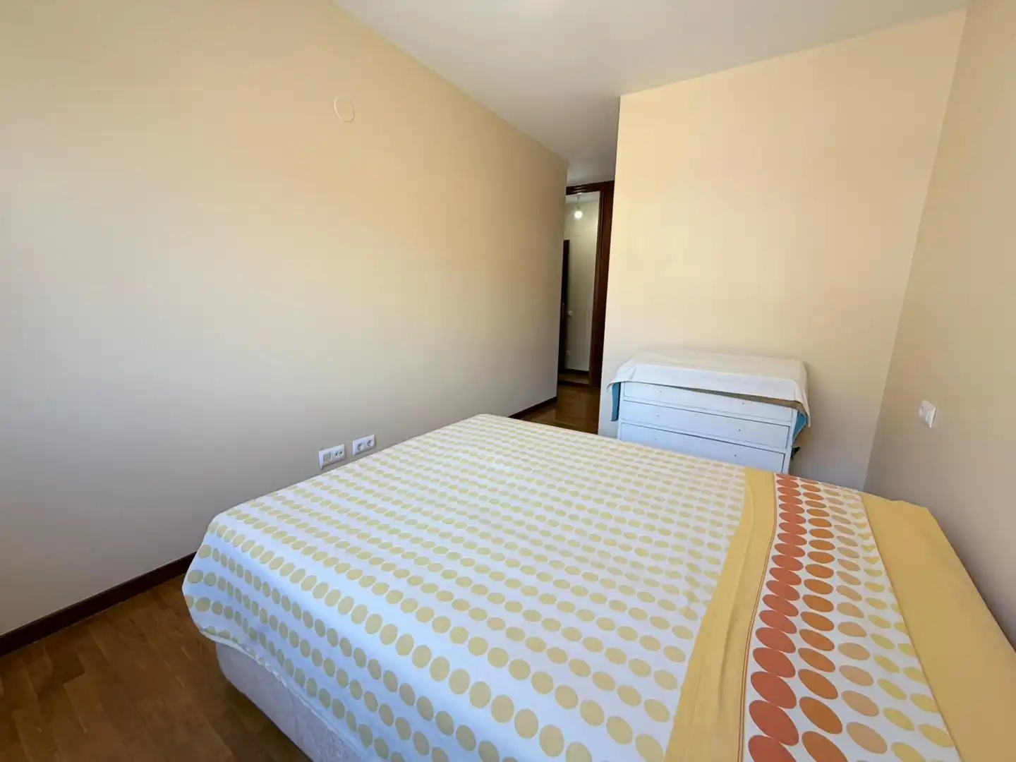 Dormitori de Apartament en venda en Lardero amb Calefacció, Terrassa i Traster