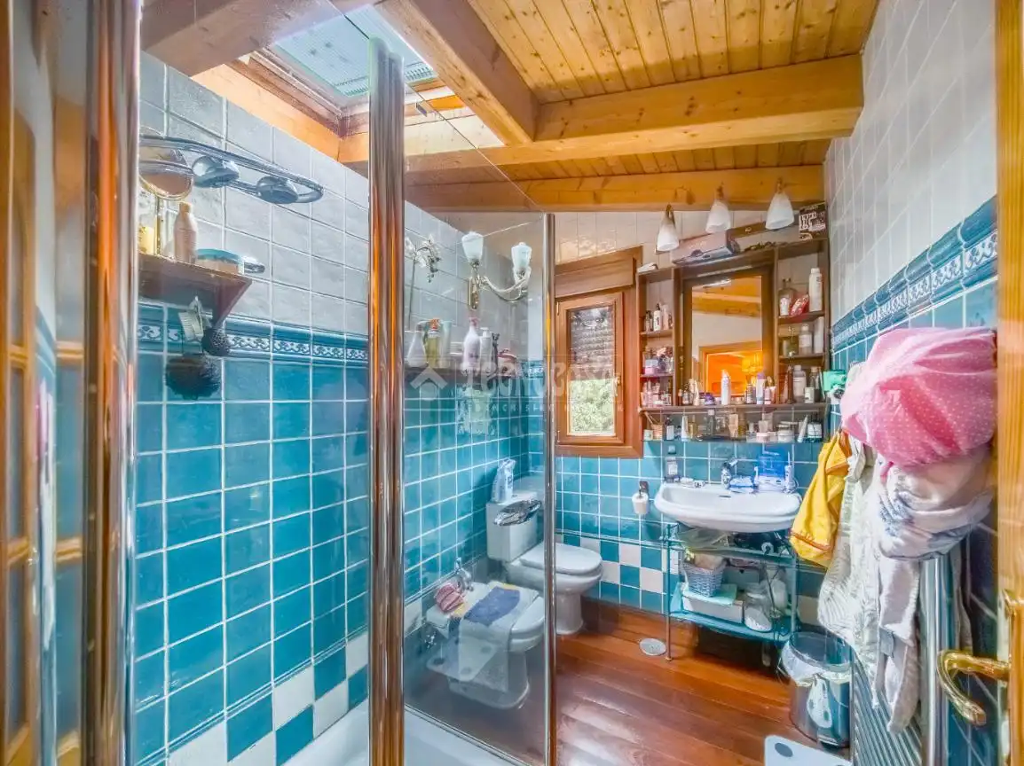 Baño de Casa o chalet en venta en Nuevo Baztán con Aire acondicionado, Calefacción y Piscina