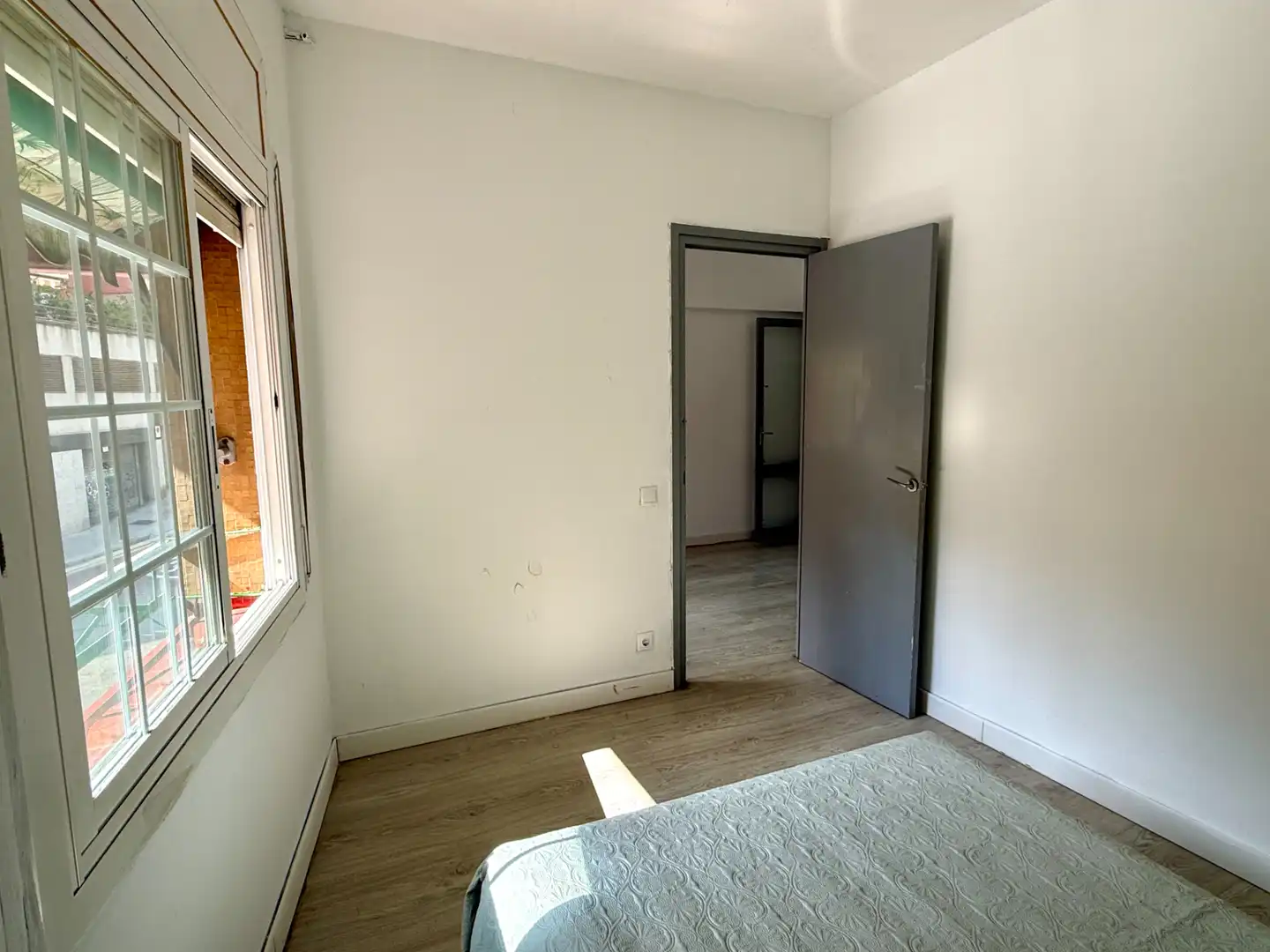 Schlafzimmer von Wohnung zum Verkauf in Barcelona mit Parkett und Alarm