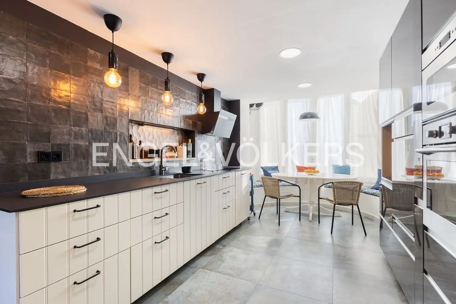Kitchen of Houses for sale in Chiva  with Air Conditioner, Heating and Private garden