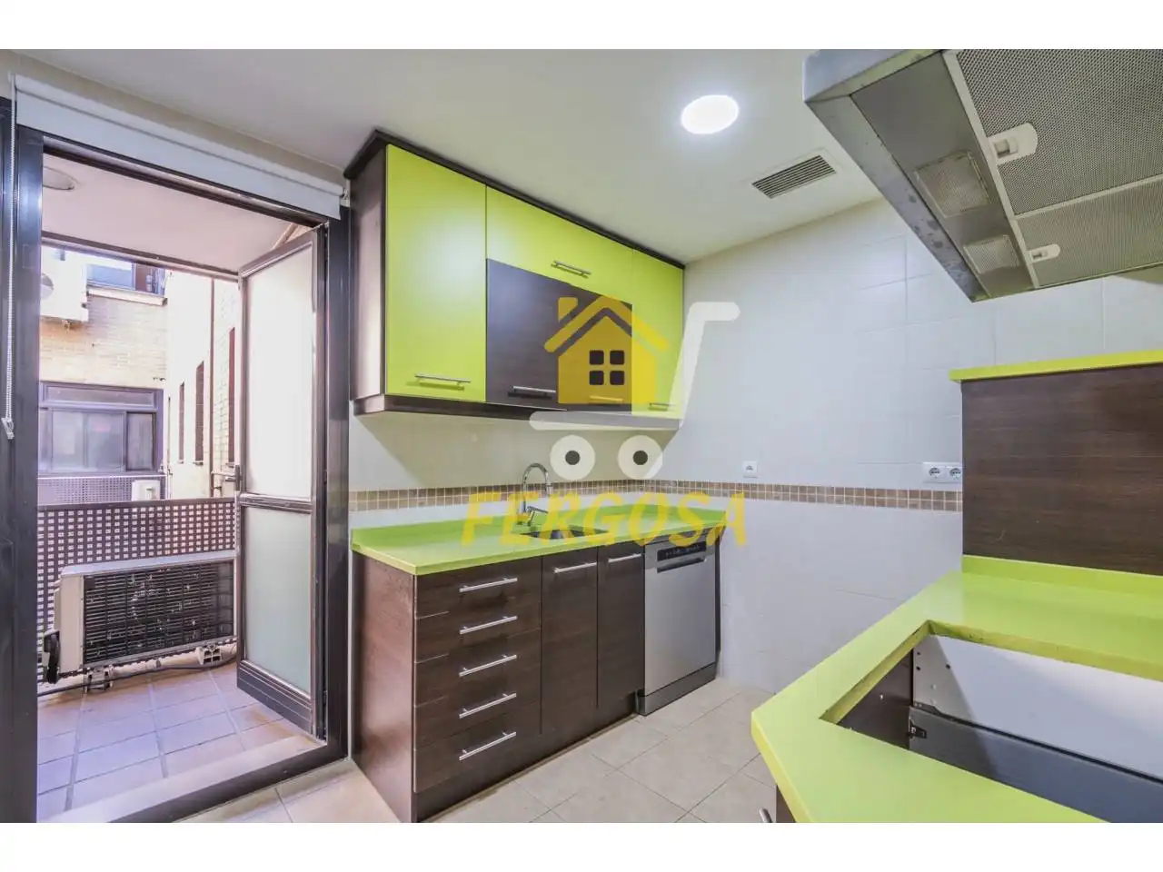 Cocina de Piso en venta en Navalcarnero con Aire acondicionado, Calefacción y Piscina comunitaria