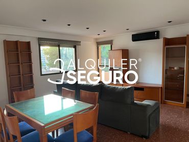 Flat with lift to rent in Maestra Inés Mir