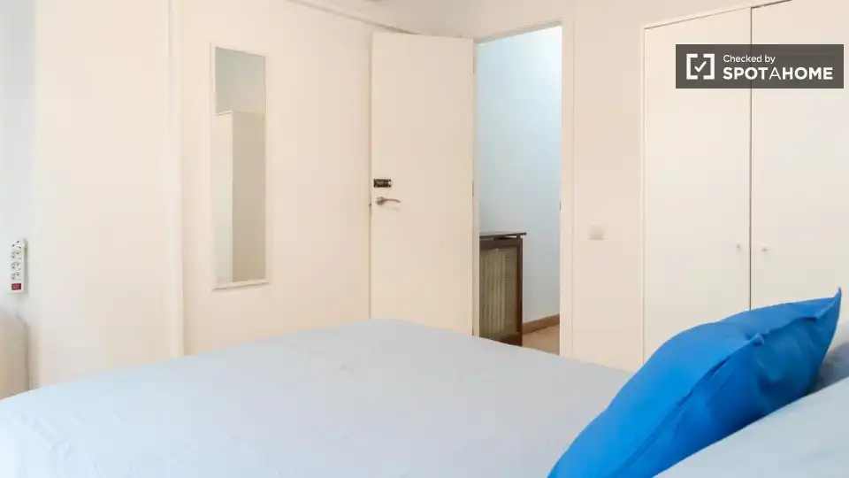 Habitación de Piso de alquiler en Madrid con Aire acondicionado, Calefacción y Amueblado