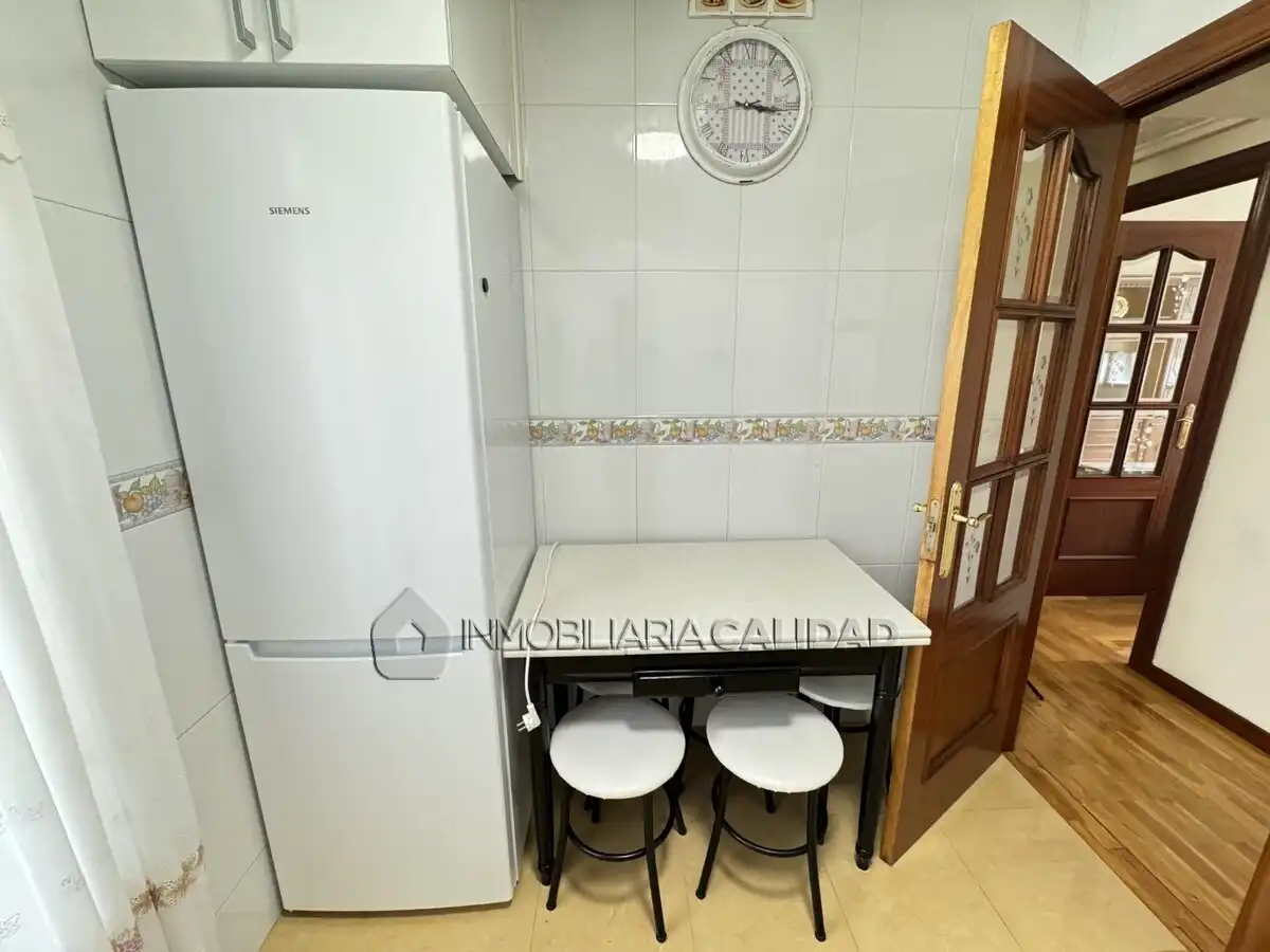 Cocina de Piso de alquiler en Burgos con Calefacción y Amueblado