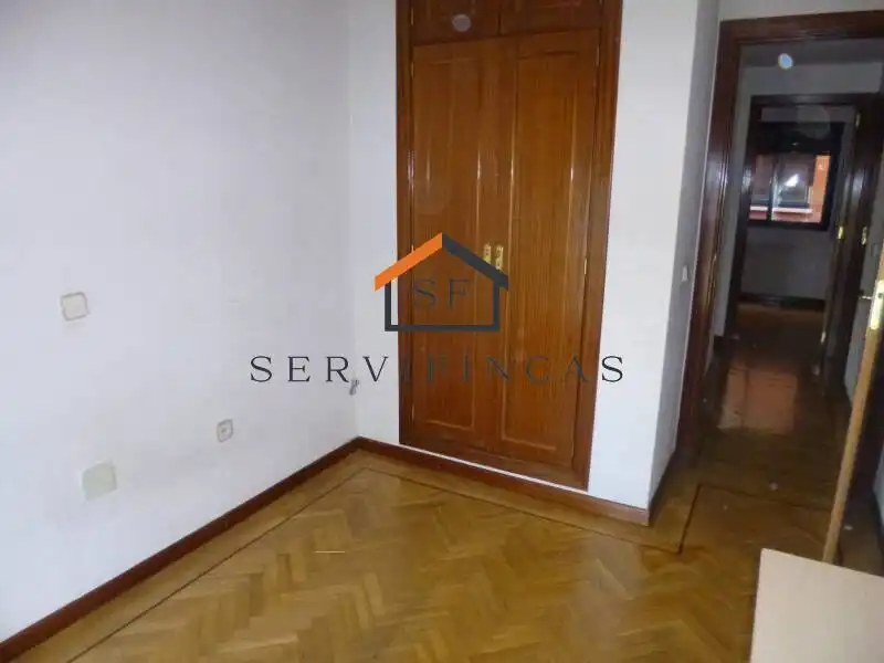 Wohnung zum Verkauf in Madrid mit Klimaanlage, Heizung und Privatgarten