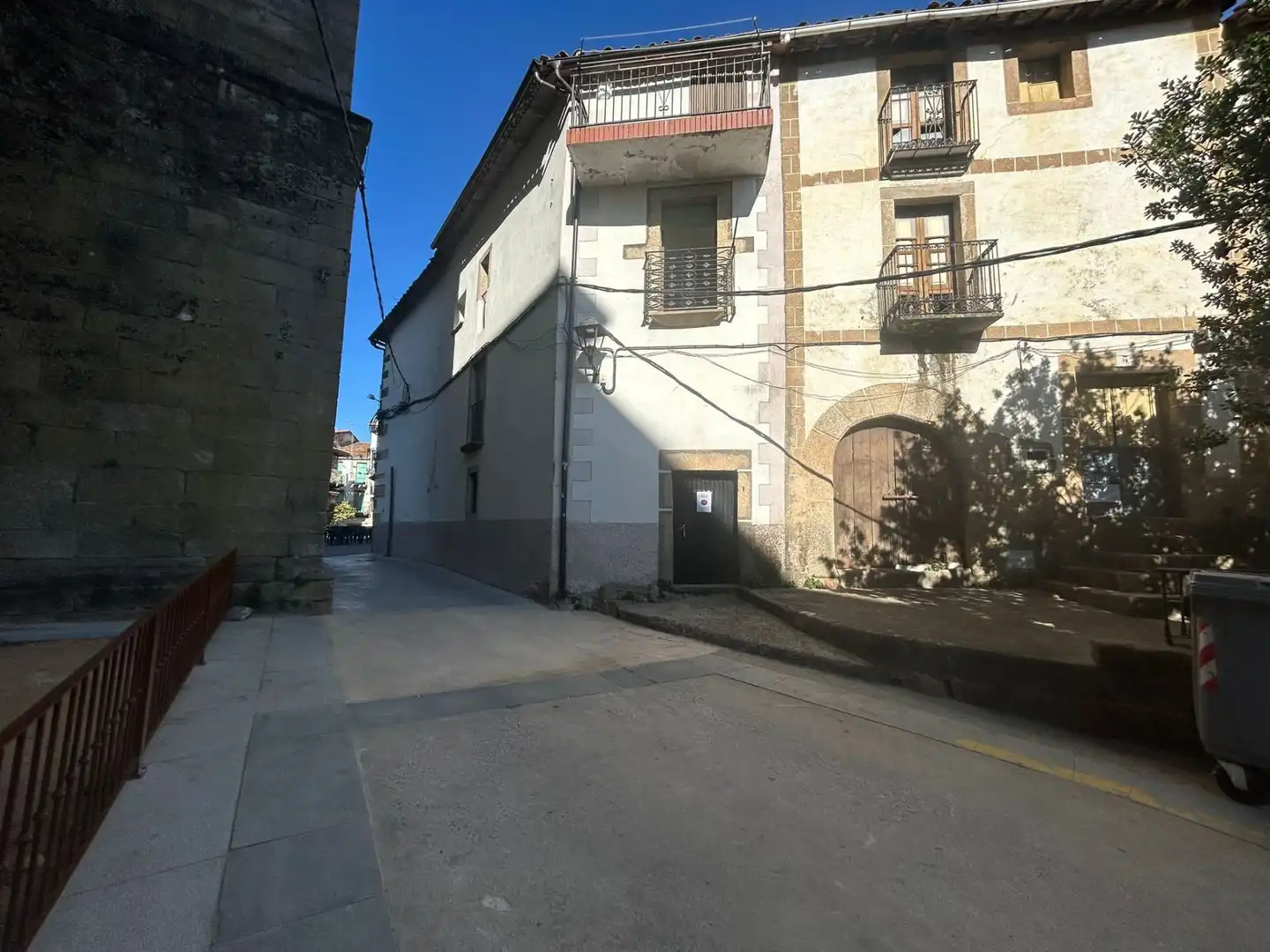 Vista exterior de Casa adosada en venda en Acebo amb Traster