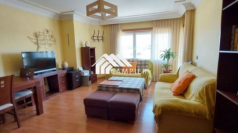 Piso con 3 habitaciones y 2 baños en circunvalación