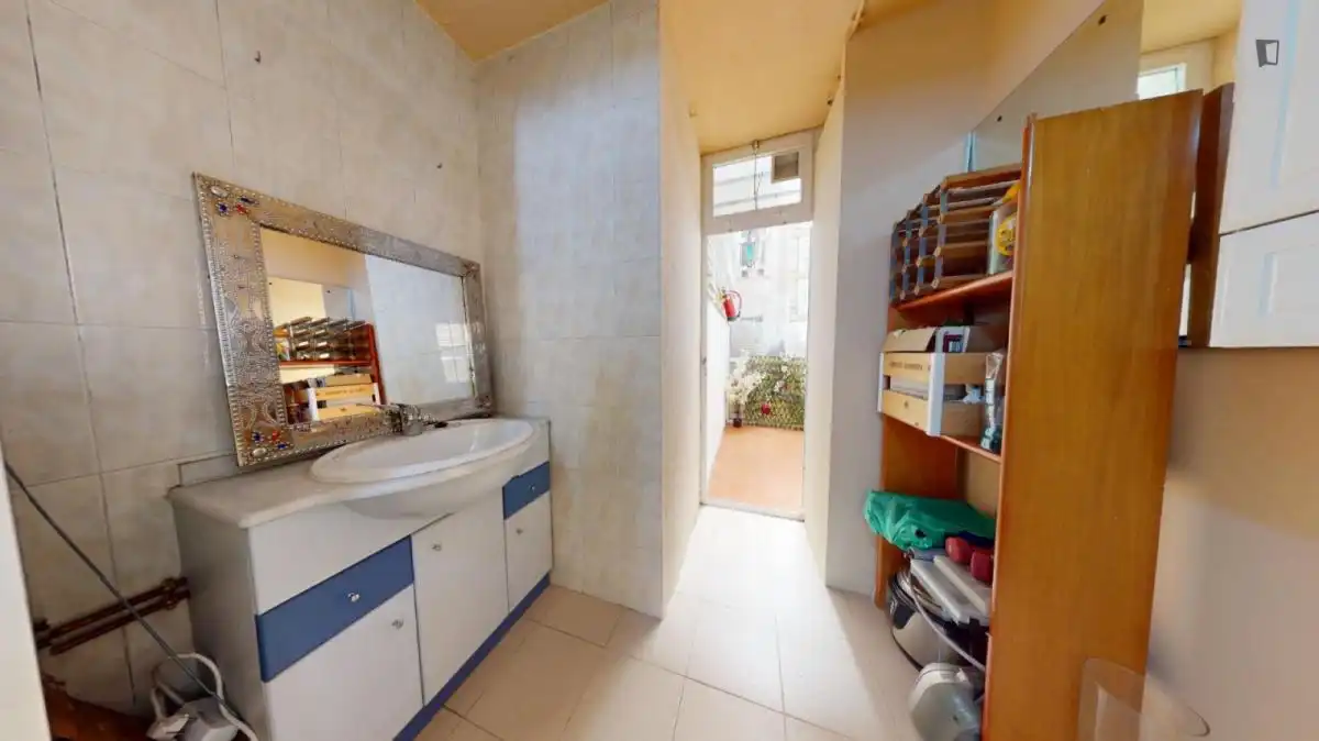 Baño de Apartamento de alquiler en Madrid con Aire acondicionado, Calefacción y Amueblado