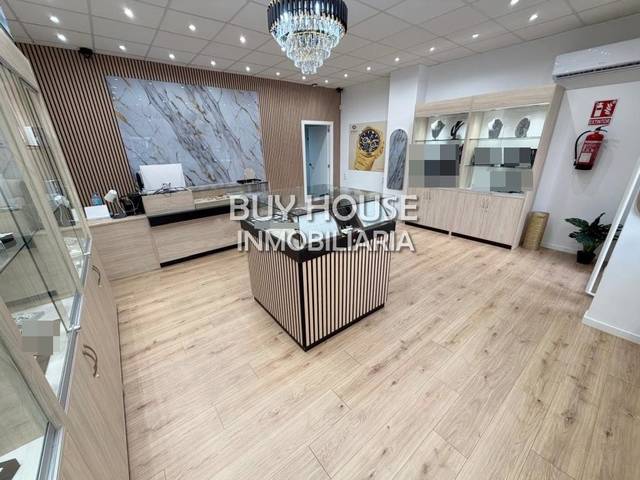 Local comercial en Alquiler en Centro